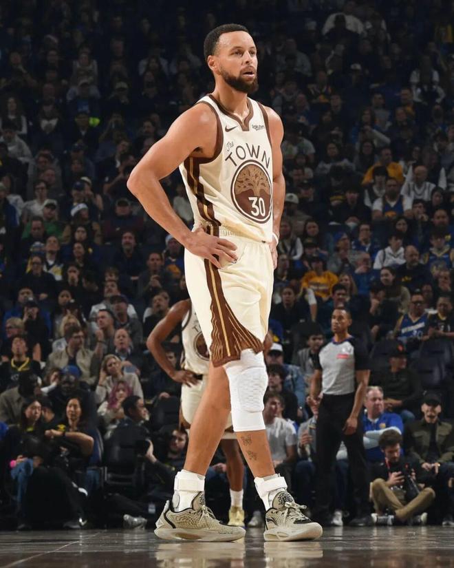 一年怒虧2個億，庫里和安德瑪的“孽緣”